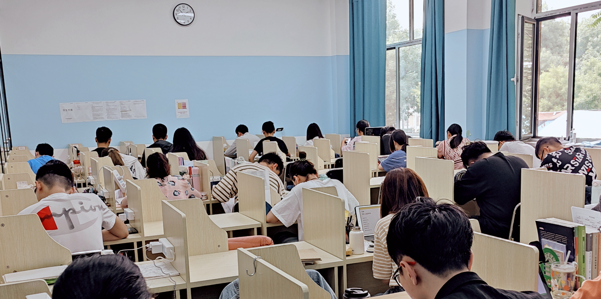 益阳考研寄宿学校-学习氛围